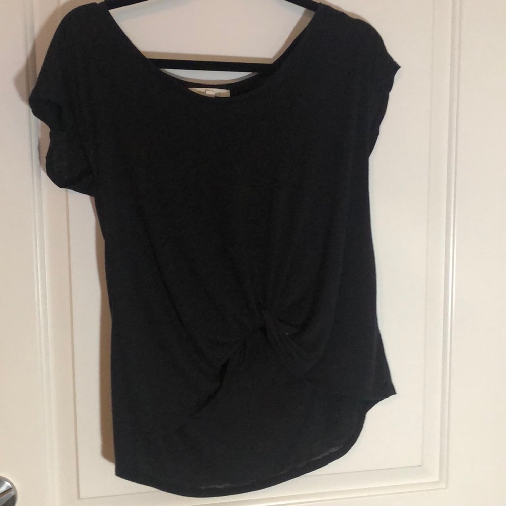 Black tied t-shirt